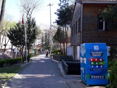 Bayrampaşa'da Kıyafetler Geri Dönüşüm Kumbaralarında Birikiyor