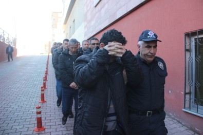 FETÖ'nün Askeri Mahrem Yapılanmasına Yapılan Operasyonda Gözaltına Alınan 13 Kişi Adliyeye Sevk Edildi