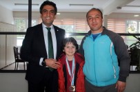 BEDEN EĞİTİMİ - İhlas Koleji Öğrencisi Yüzmede İstanbul Şampiyonu