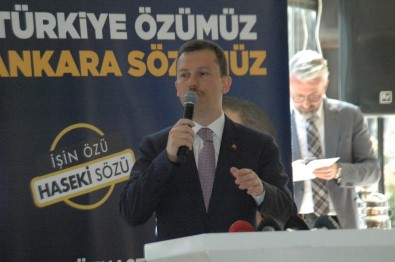 AK Parti'li Özhaseki, Birlik Vakfı Kahvaltı Toplantısına Katıldı