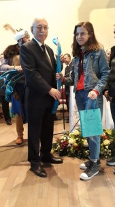 Genç Okçular Ödüllerini Türk Tarih Kurumu Başkanı Prof. Dr. Turan'ın Elinden Aldı