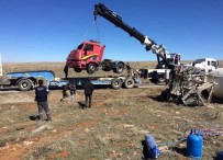 Karaman'da Devrilen Beton Mikserinin Sürücüsü Yaralandı