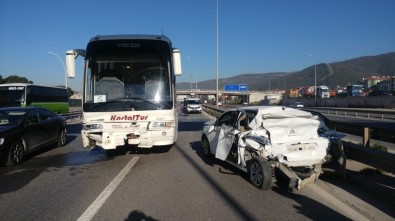 Otobüsün Çarptığı Otomobil Hurdaya Döndü Açıklaması 2 Yaralı