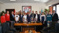 BALıKESIR ÜNIVERSITESI - Şampiyon Sporcular Rektörle Buluştu