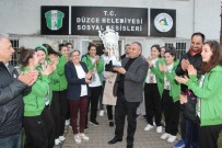 BASKETBOL TAKIMI - Şampiyonlar Büyük Coşku İle Karşılandı