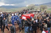 SÖZLEŞMELİ - Şehit Asker Şırnak'ta Gözyaşları Arasında Toprağa Verildi