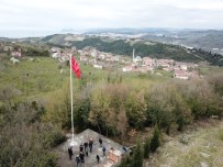 KÖY MUHTARI - Şehitler Anısına 20 Metrelik Türk Bayrağı Astılar