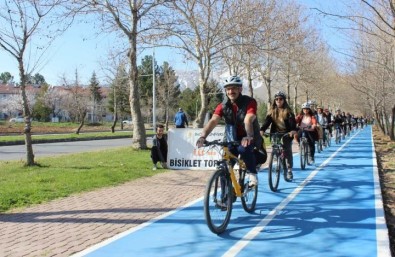 Yeni Bisiklet Yolu Rektör Kızılay'ın Katılımıyla Test Edildi