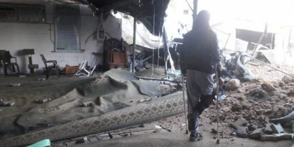 İsrail camiye saldırdı