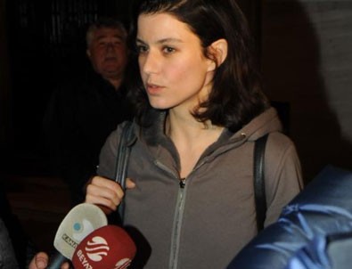 28 Mart'ta boşanacakları iddia edilmişti... Beren Saat ilk kez konuştu!