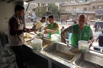 EV GEREÇLERİ - Afrin'de 150 Bin Kişiye İnsani Yardım Ulaştırıldı
