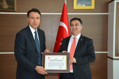 Başkan Kılınç'tan Köşk Kaymakamı Kaya'ya Fahri Hemşerilik Beratı