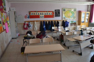Deprem Bölgesinde Okullar 2 Gün Tatil Edildi