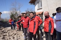 TÜRK KıZıLAYı - Göztepeli Futbolcular Depremzede Çocuklarla Maç Yaptı