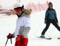 İRANLıLAR - İranlı Turistler Nevruzu Palandöken'de Geçiriyor