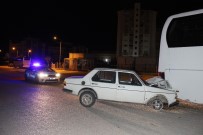 Karaman'da Otomobil Park Halindeki Otobüse Çarptı Açıklaması 1'İ Ağır 2 Yaralı