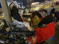 (Özel) Avcılar Belediye Başkanı Handan Toprak Benli, Feci Kazayı Görünce Yaralılara Müdahale Etti