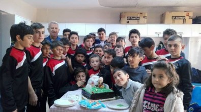 Pazaryeri Belediyesi Futbol Okulu'nda Sürpriz Doğum Günü