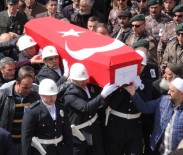 TUGAY KOMUTANI - Şehit Polis Son Yolculuğuna Uğurlandı