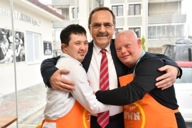 Zihni Şahin'den Atakum'da Sosyal Belediyecilik Projeleri