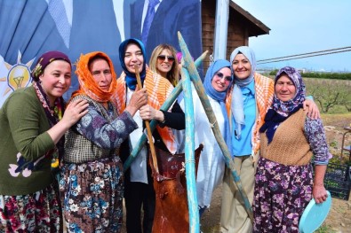 Ayşen Zeybekci, Torbalı'da Kadınlarla Bir Araya Geldi