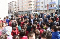 TAHSİN BABAŞ - Başkan Babaş'tan Okullara Salon Kurma Sözü