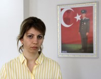 PROVOKASYON - CHP'li Karalar'ın Provokasyonla Suçladığı Şehit Eşine Cumhurbaşkanı Sahip Çıktı