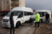 ULUKENT - Elazığ'da Öğrenci Servisi İle Minibüs Çarpıştı Açıklaması 4 Yaralı