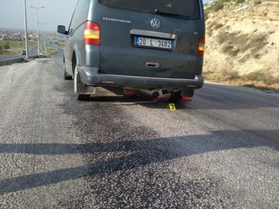 Minibüsün Altında Kalan Motosiklet Sürücüsü Öldü