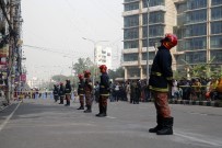 Bangladeş'teki Yangın Faciasında Ölü Sayısı 25'E Çıktı