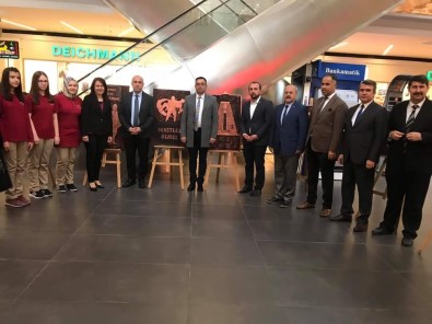 Biga'da 'Bir Destandır Çanakkale' Konulu Resim Sergisi Açıldı