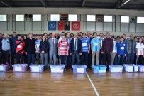 MUSTAFA CAN - Biga'da Sporculara Malzemesi Desteği