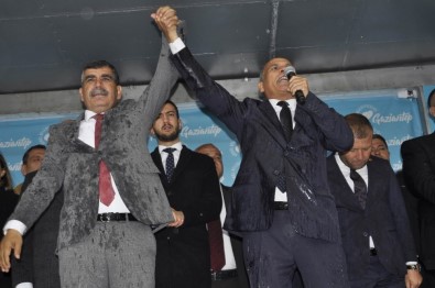 El Öpme Tepkisine El Öpmeli Cevap