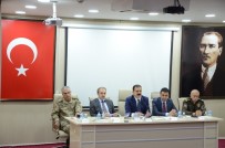 İDRIS AKBıYıK - Hakkari'de Muhtarlar Toplantısı Yapıldı