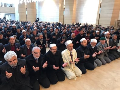 Karaman'ın En Büyük Camisi İbadete Açıldı