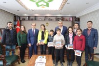 TABLET BİLGİSAYAR - MHP'li Özbek'ten Başaralı Öğrencilere Tablet