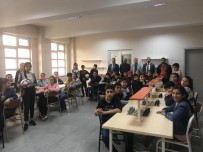 SATRANÇ - Türkiye Gaziler Ve Şehit Aileleri Vakfı Öğrencilere Spor Malzemesi Dağıttı