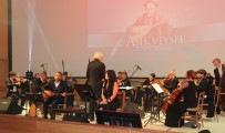 Alman Orkestrası Eşliğinde Aşık Veysel Ezgileri Dinleyenleri Büyüledi