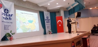 Edremit'te 'Doğu Türkistan' Unutulmadı