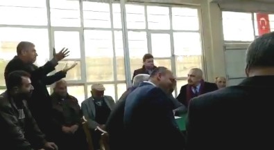 İYİ Partili Belediye Başkanı Kendisine Soru Soran Vatandaşı Fırçaladı