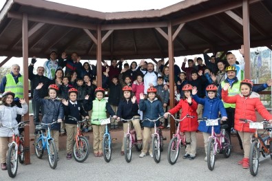 İzmit'te 9 Yılda 60 Bin Öğrenciye Bisiklet Eğitimi