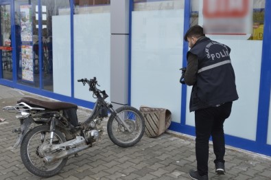 Polisin Aradığı Çalıntı Motosikleti Vatandaşlar Bulup İhbar Etti