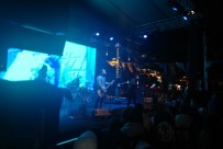 GECE YOLCULARı - Avcılarlı Gençler, 'Gece Yolcuları' Şarkılarıyla Eğlendi