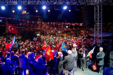 CHP Adayı Ömer Günel, Son Mitingde Başkanlığını İlan Etti