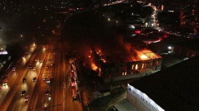 Gebze'de Fabrikadaki Yangın Havadan Görüntülendi