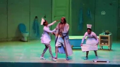 SAMDOB 'Don Pasquale' Operasını Sahneledi