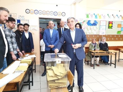 11'İnci Cumhurbaşkanı Abdullah Gül Beykoz'da Oyunu Kullandı