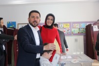 AK Parti Belediye Başkan Adayı Arı Oyunu 5 Yaşındaki Oğluyla Kullandı