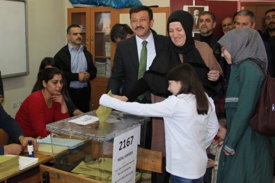 AK Parti'li Hamza Dağ Oyunu Kullandı