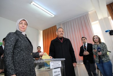 AK Partili Mehmet Özhaseki, Sofuoğlu İlkokulu'nda Oyunu Kullandı
